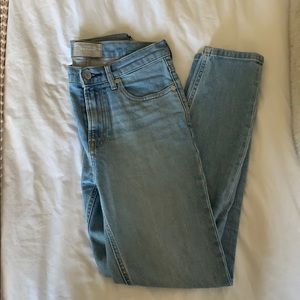 Barely worn Everlane jeans in light wash